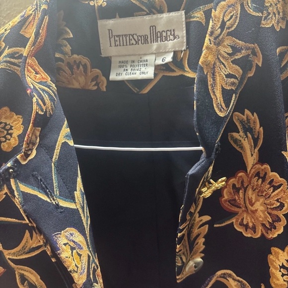 Floral Patterned Jacket - Picture 2 of 3